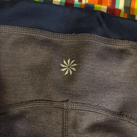 Athleta ultimate stash pocket size extra small great condition fast shipping - Picture 12 of 12